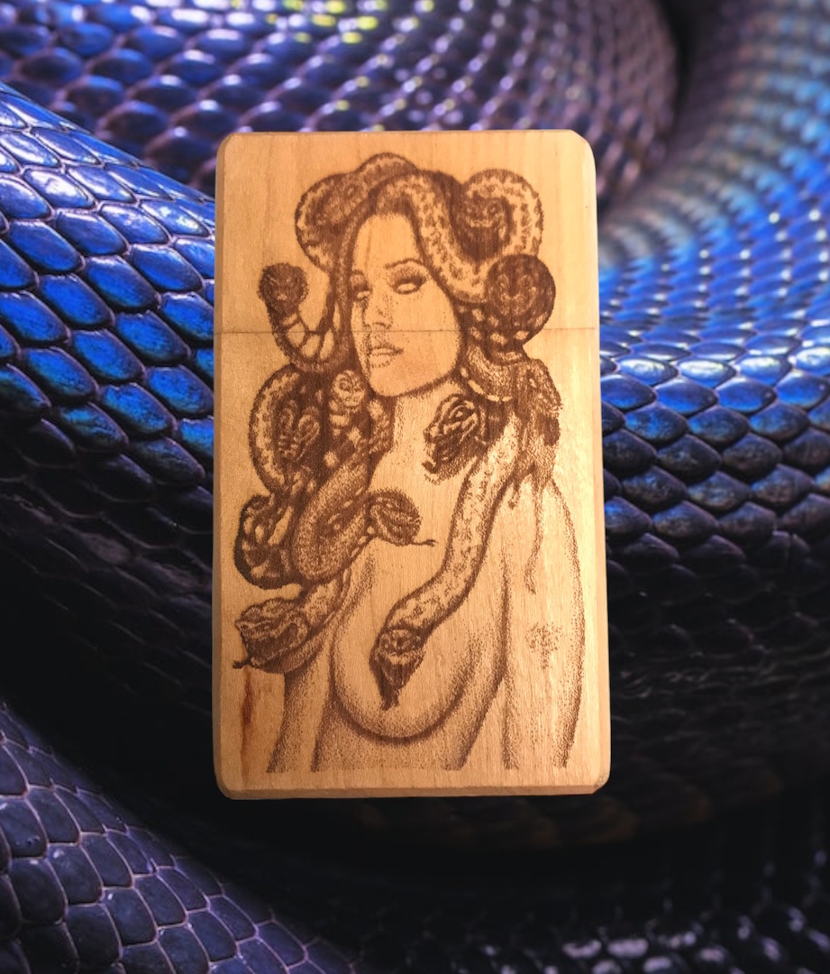 Image of a greenfoxx dugout Medusa
